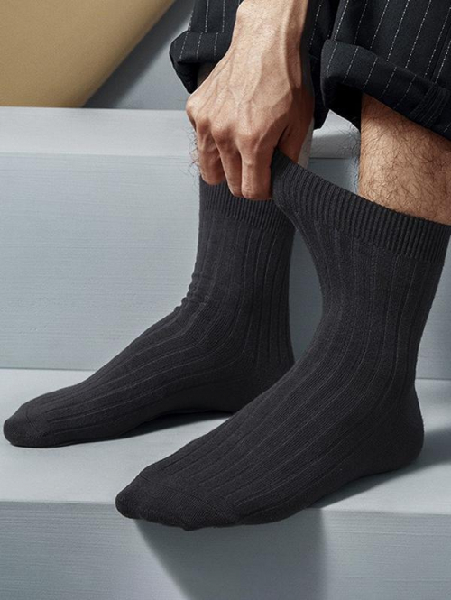 ZAFUL Men's Solid Color Basic Casual Business Crew Socks