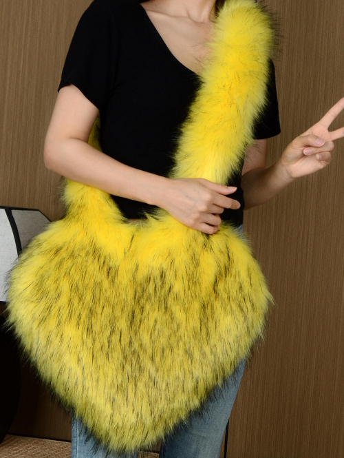 Women's Y2K Style Heart Shape Fluffy Faux Fur High Capacity Oversized Crossbody Bag