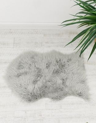 Chickidee grey faux fur rug