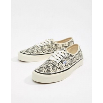 Vans Authentic 44 DX Anaheim Plimsolls In White VA38ENU6D