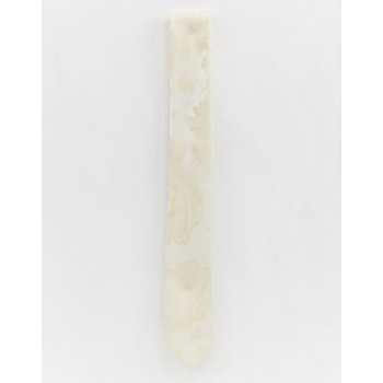 Twisted Tailor tie in cream rose jacquard