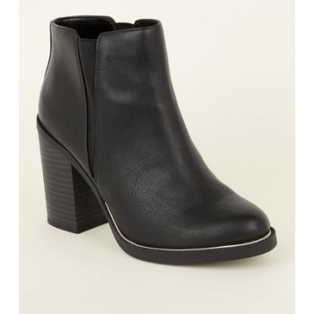 Black Metal Trim Block Heel Ankle Boots