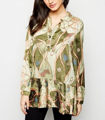 Cameo Rose Green Chain Print Tunic Top